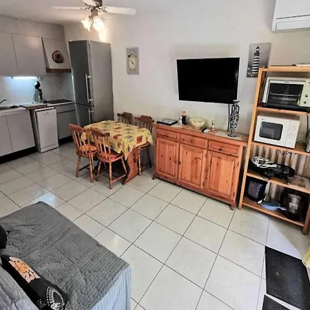 Apartment 3 For 6 People *